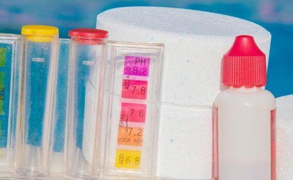 Zu sehen ist das Bild 1 zum Beitrag mit dem Thema: Chlorgehalt im Pool: Was ist der richtige Wert?