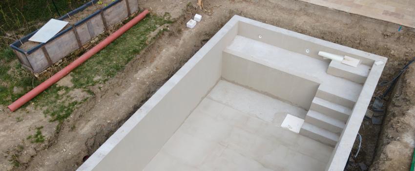 Zu sehen ist das Bild 1 zum Beitrag mit dem Thema: Pool bauen Tipps & Ratgeber