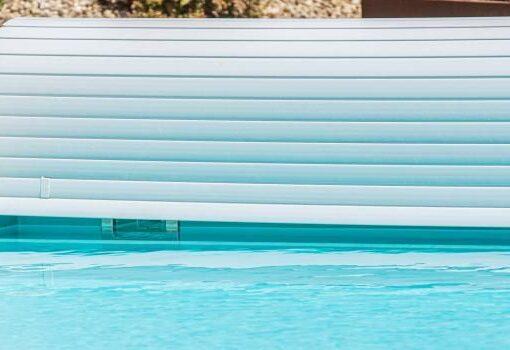 Zu sehen ist das Bild 1 zum Beitrag mit dem Thema: Pool nach dem Winter reinigen ohne Wasser zu wechseln