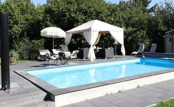 Zu sehen ist das Bild 1 zum Beitrag mit dem Thema: Swimmingpool Kosten Übersicht