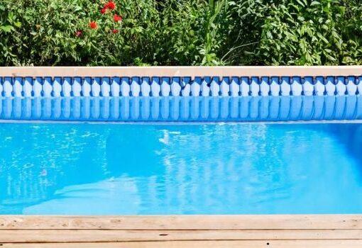 Zu sehen ist das Bild 1 zum Beitrag mit dem Thema: Poolumrandung mit Paletten bauen